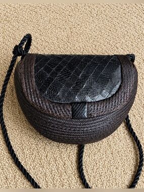 Woven Black and Brown purse vintage